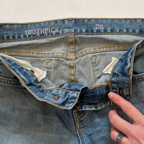 J. Crew Toothpick Jeans Mid to Low Rise, Medium Rinse/Wash, Distressed, 28 - Picture 3 of 16